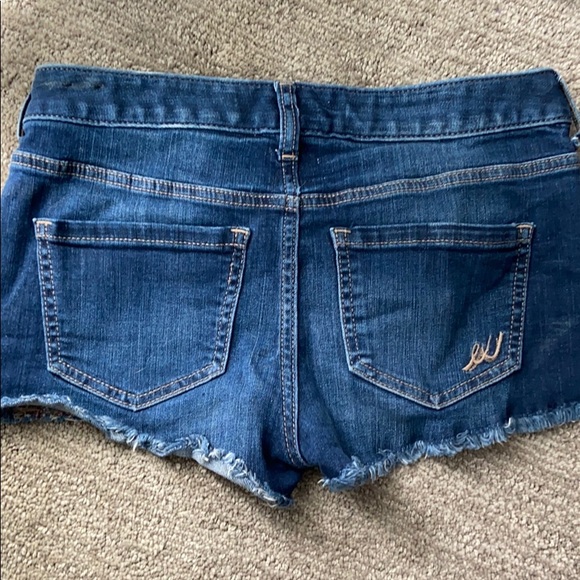 Express Denim Shorts - Picture 3 of 3